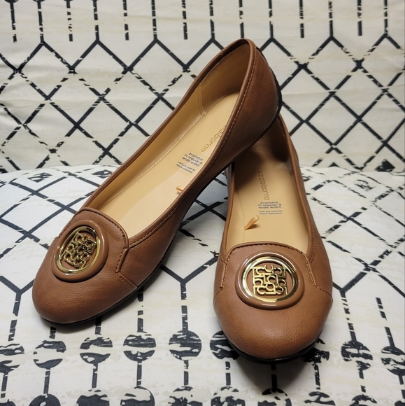 NEW LIZ CLAIBORNE FLATS 7 - Picture 1 of 8